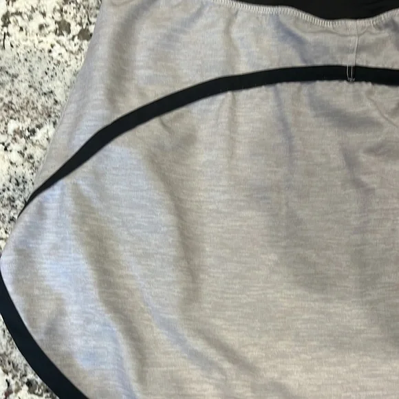 Like new Simply Southern beautiful skort with pockets - Picture 14 of 15